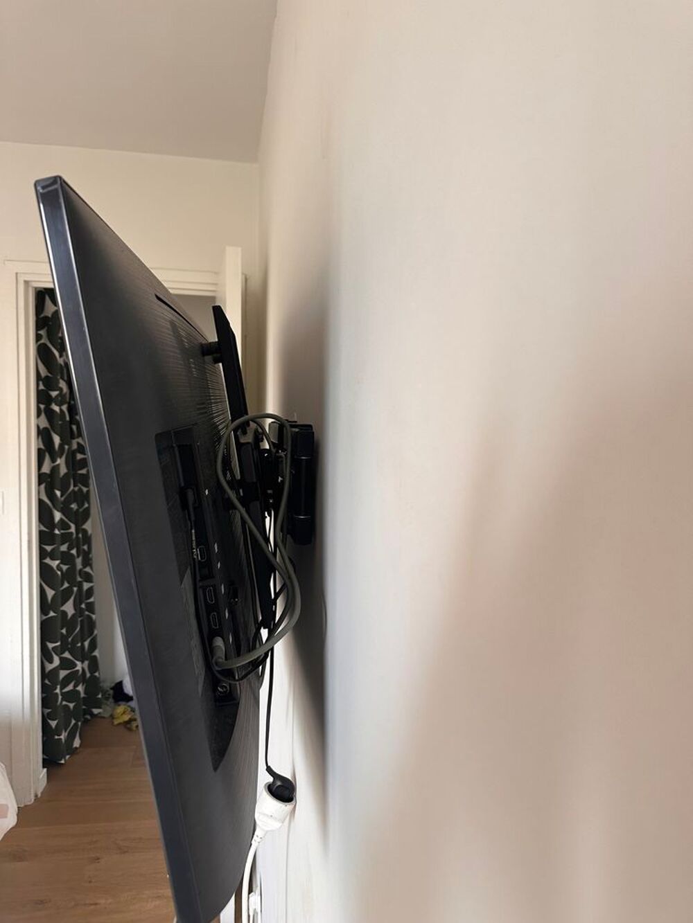 Tv Samsung 43 puces 4K - fixation Photos/Video/TV