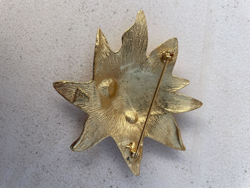 Broche ANTIGONA Etoile strass couleur Bijoux et montres