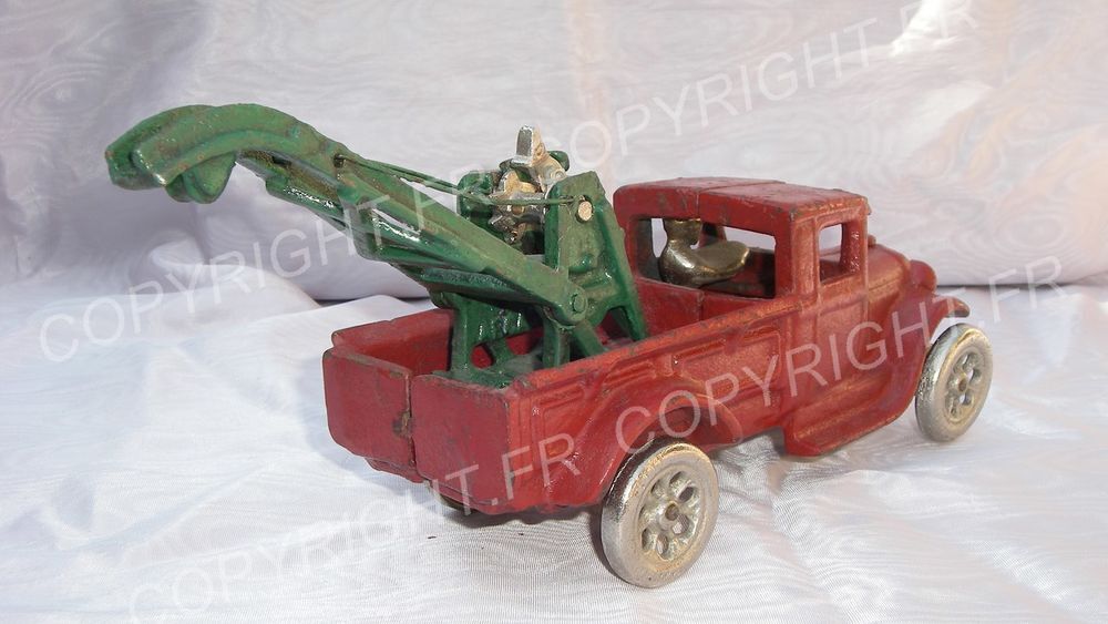 ARCADE IRON CAR D&Eacute;PANNEUSE FORD T en fonte Jeux / jouets