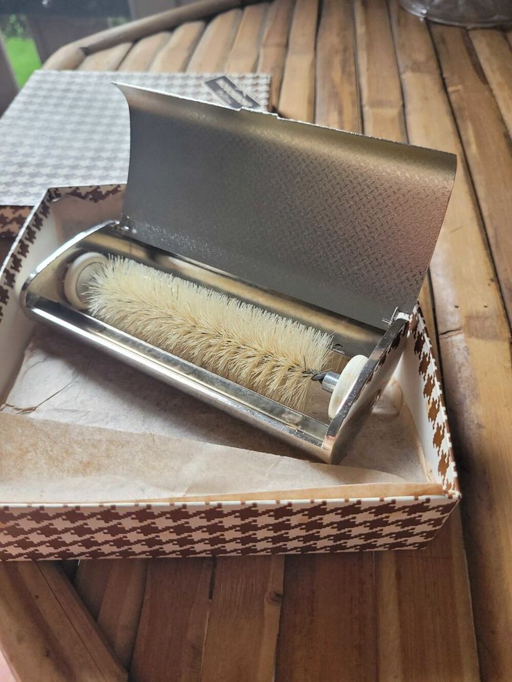 ramasse miette en m&eacute;tal argent&eacute;e 