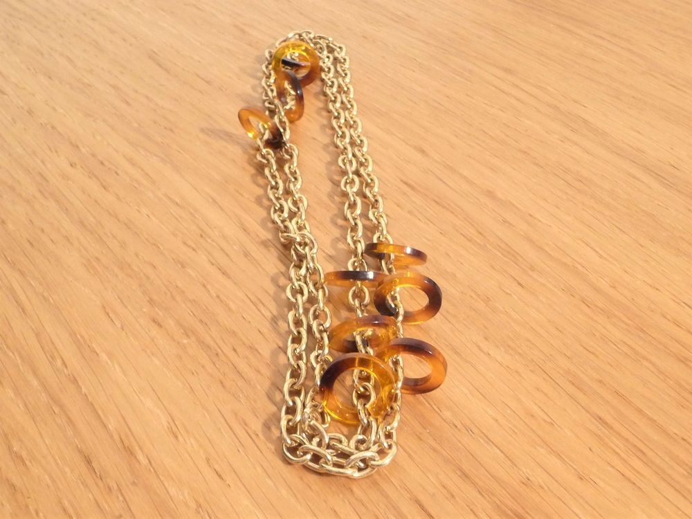 Collier/ Sautoir en M&eacute;tal Dor&eacute; avec Breloques Rondes Bijoux et montres