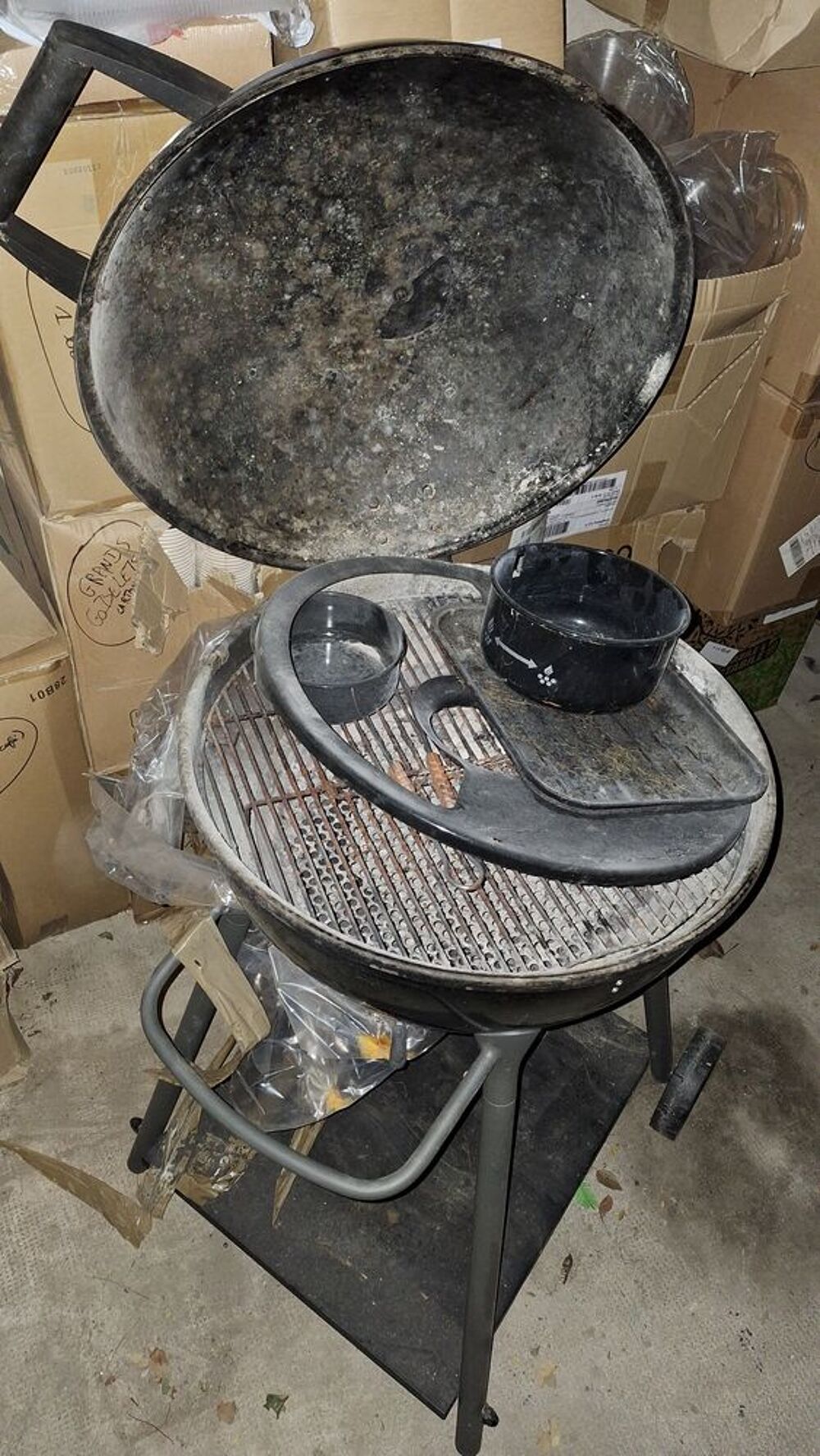 Barbecue outdoorchef grille 57cm diam&egrave;tre.
Jardin