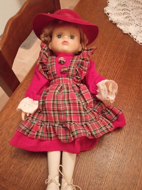 tr�s belles poup�es 10 Saint-Marcel (71)