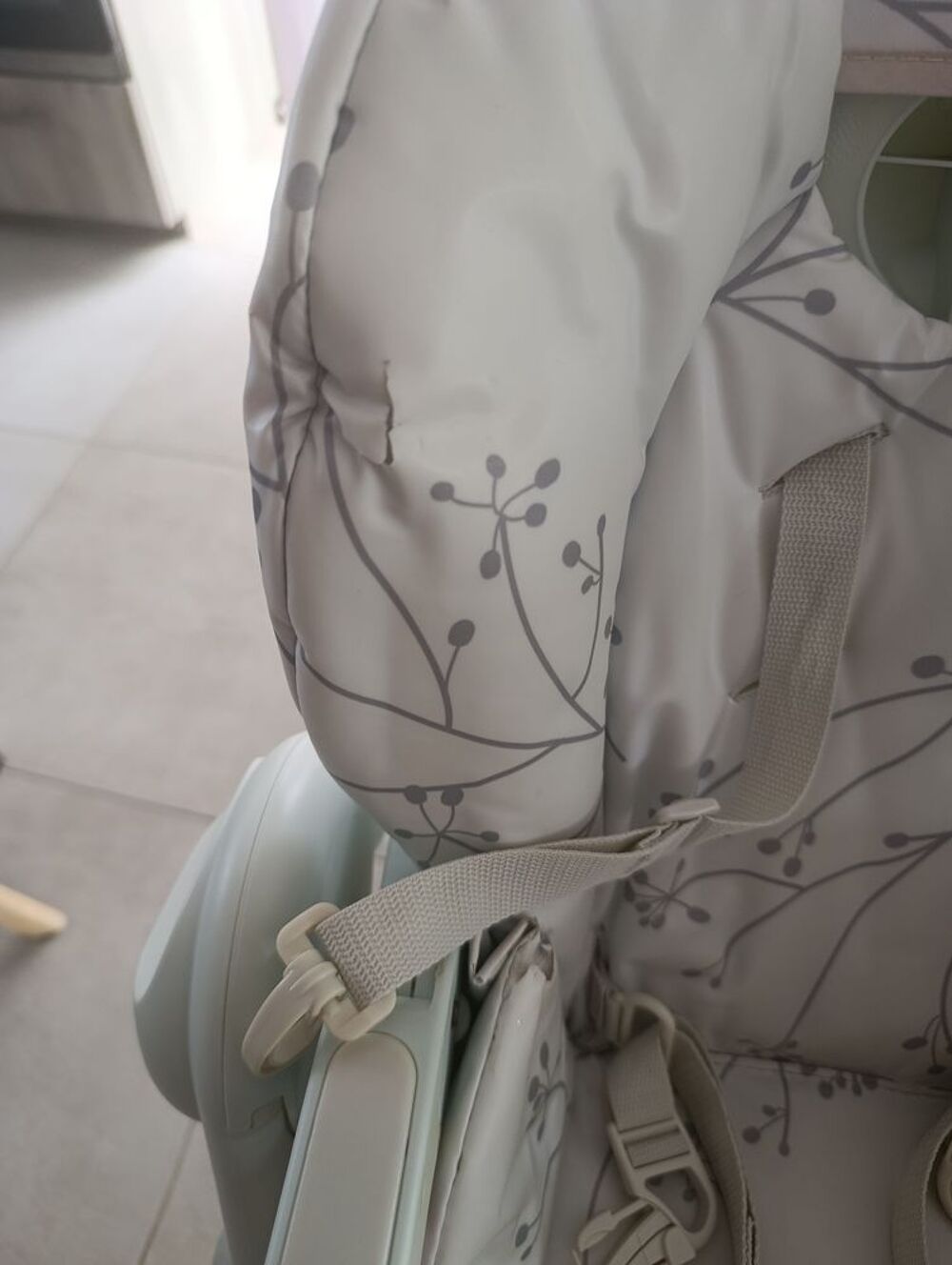 Chaise haute Chicco Polly 2 en 1 r&eacute;glable et inclinable avec Mobilier enfants