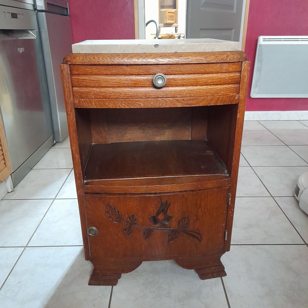 table de chevet ancienne . Meubles