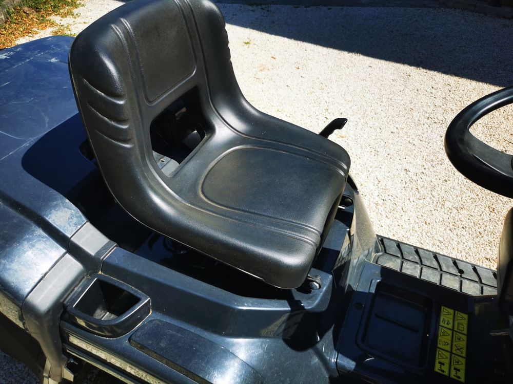 Tracteur tondeuse Oleo Mac Jardin