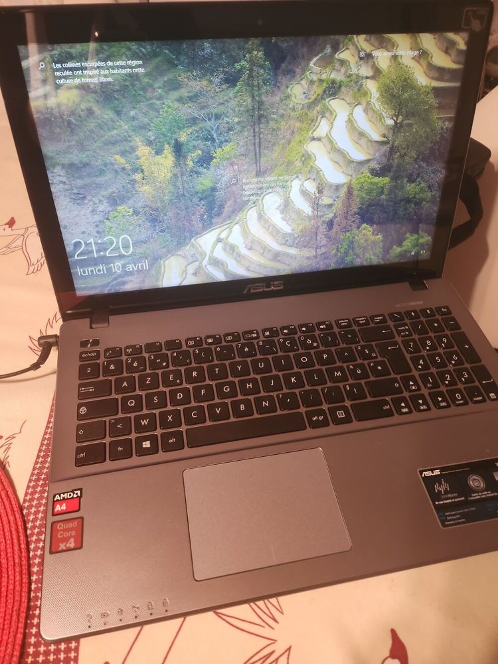 tr&egrave;s belle ordinateur Asus servis 3 fois Matériel informatique