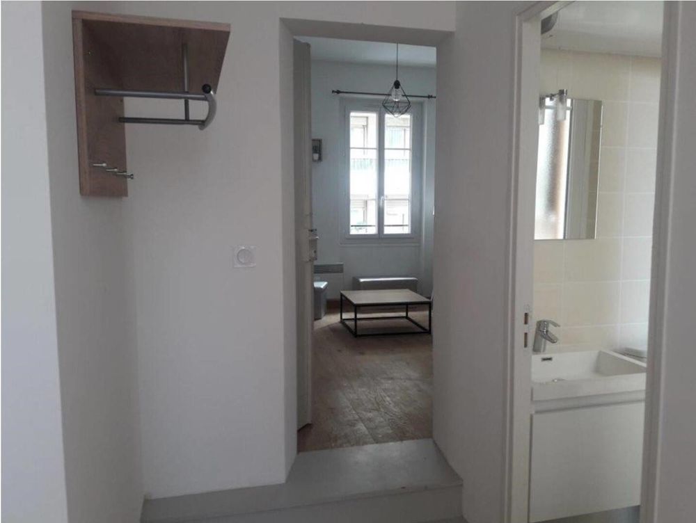 Location Appartement Studio meublé lumineux Nice