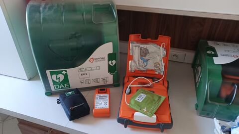  D�fibrillateurs Cardiac Science G5A 11 (x3) 1200 Besan�on (25)