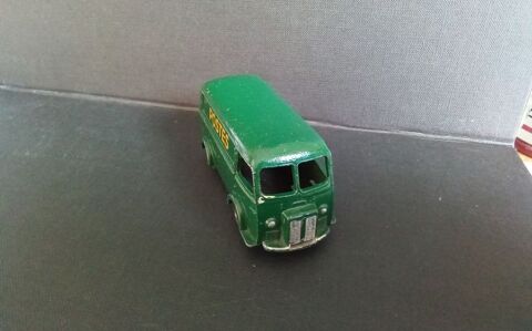 PEUGEOT D.3.A. POSTES. 25B DINKY TOYS ANNÉE 1954/59
Craponne (69)