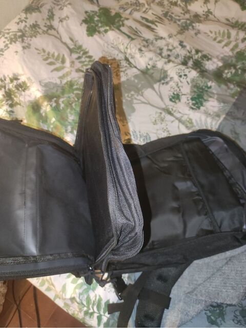 Lot 2 sacs � dos ON AIR ? 20� le lot / 15� � l'unit� 20 M�ru (60)