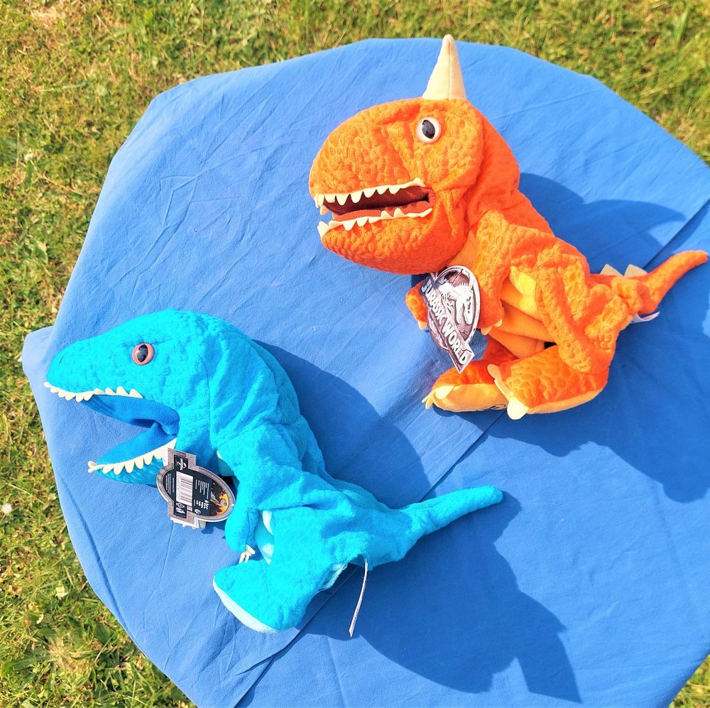 1 ou 2 marionnettes " JURASSIC World Jeux / jouets