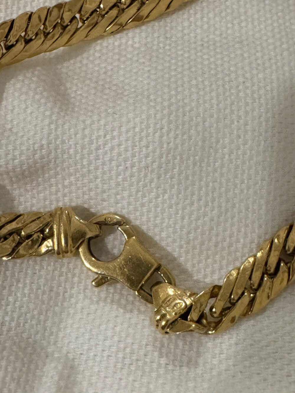 Bracelet en or 18 carats authentique , 10 grammes Bijoux et montres