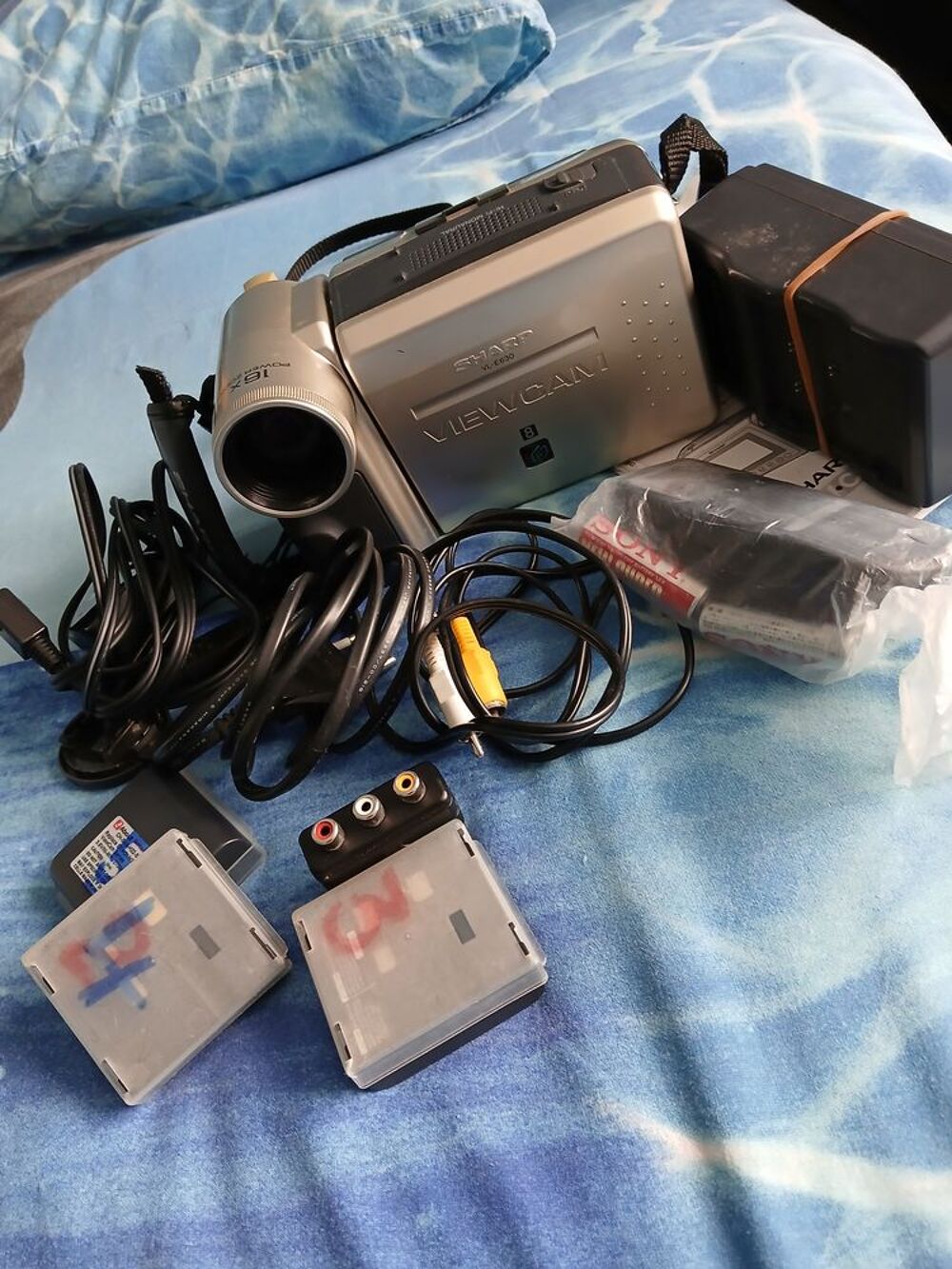 cam&eacute;ra a cassettes sharp Photos/Video/TV