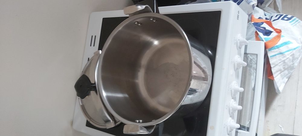 cocotte minutes SEB NEUF Electroménager