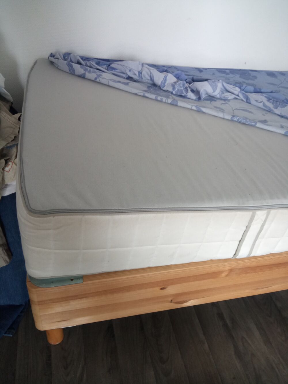 lit 90cm et matelas Meubles