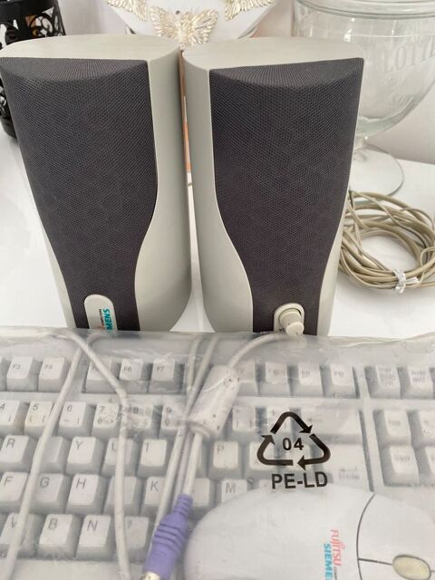 clavier+ souris + enceintes 20 Gretz-Armainvilliers (77)