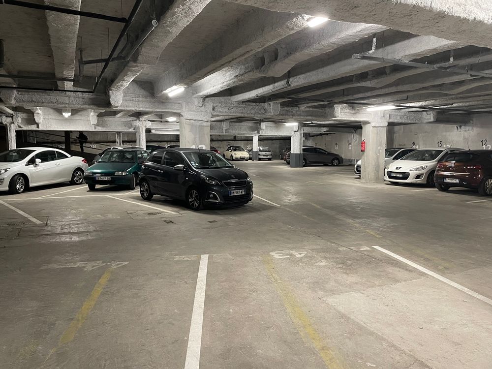Location Parking/Garage Parking Lyon 8