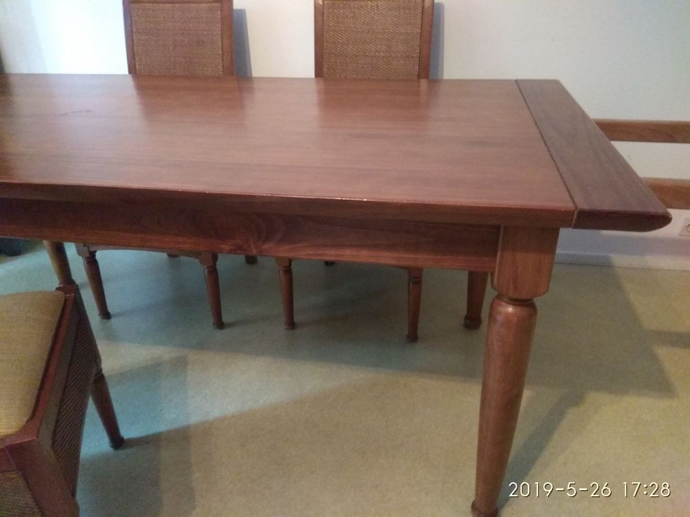 Table &agrave; rallonges en bois style exotique , + 4 chaises Meubles