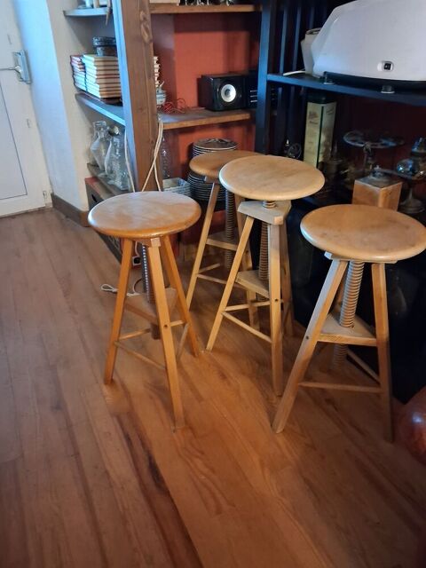 LOT DE QUATRE TABOURETS DE BAR EN BOIS 50 Dunière-sur-Eyrieux (07)