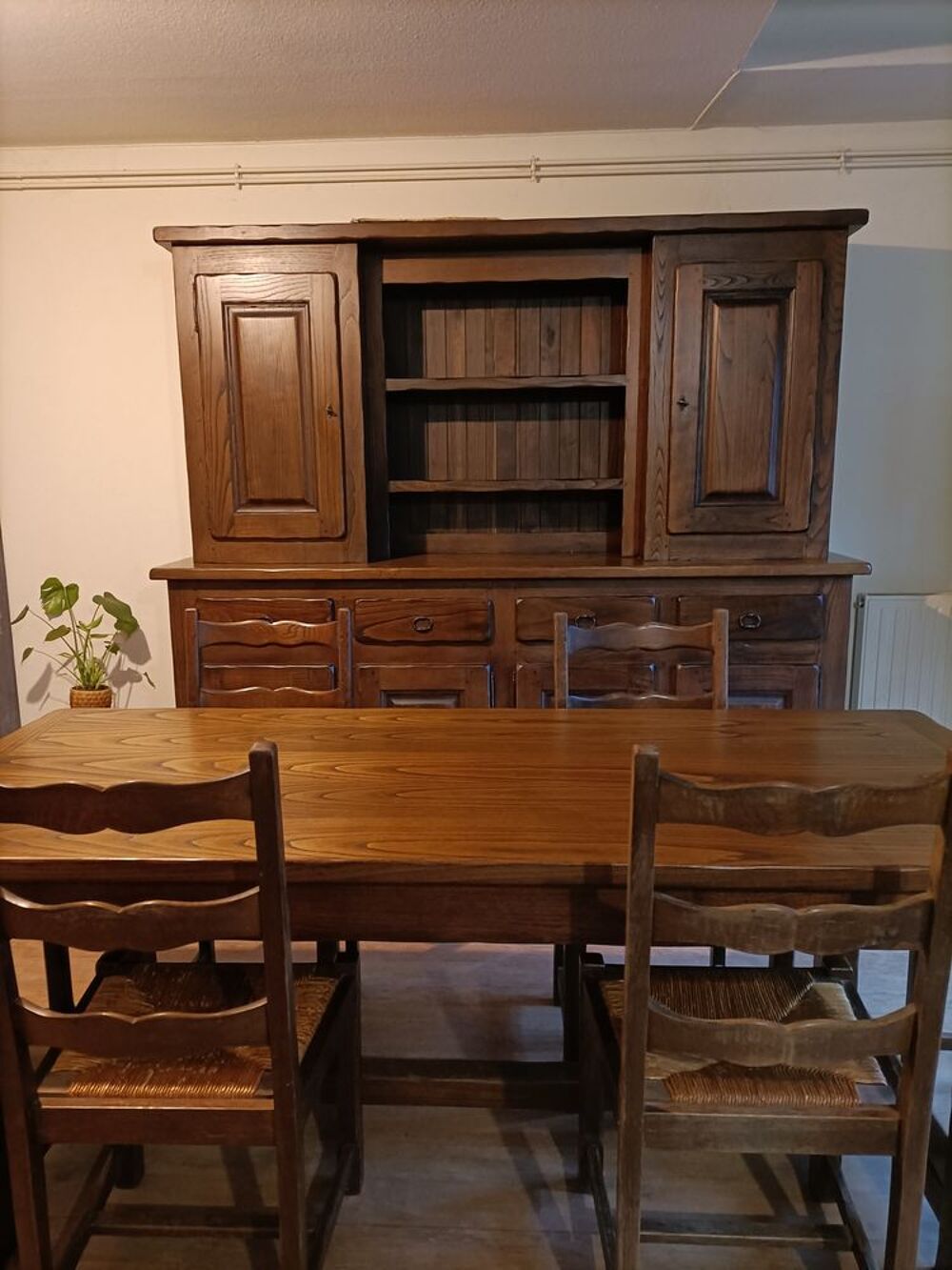 Salle &agrave; manger compl&egrave;te en ch&ecirc;ne prendre sur place Meubles