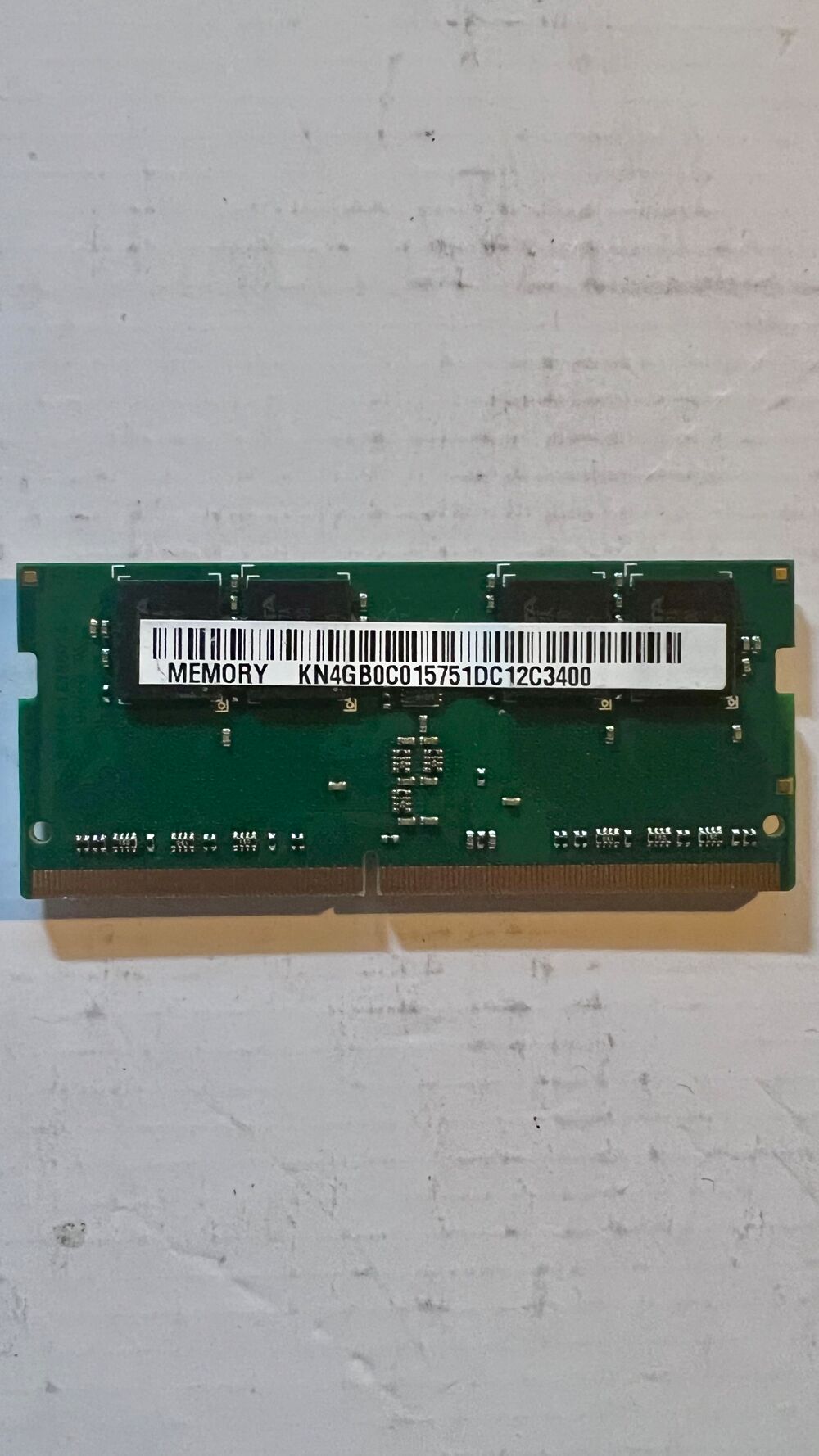 ADATA - Barrette/module m&eacute;moire vive RAM 4Go DDR4 - 2400Mhz Matériel informatique