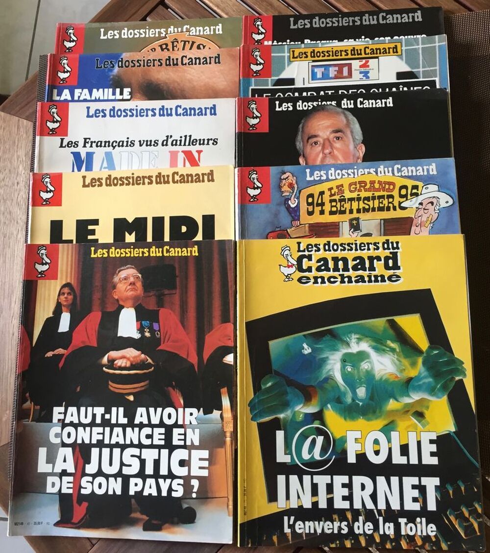 LES DOSSIERS DU CANARD 10 vol. Livres et BD