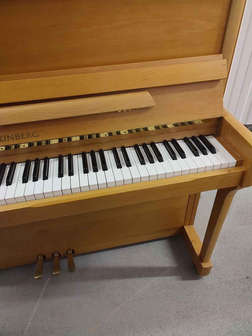 Piano droit , en pin Wilh. Steinberg Signature 117
Instruments de musique
