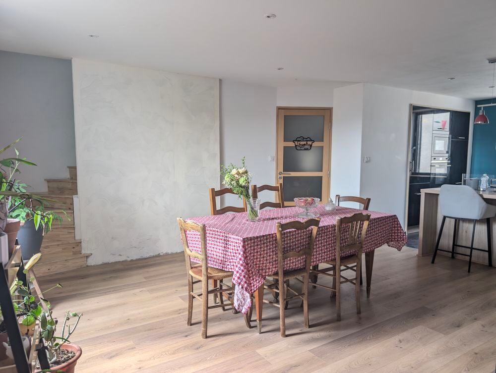 Appartement 5 pièces 137 m² · à Dompierre-les-Ormes · 137 m² · 140 000 €