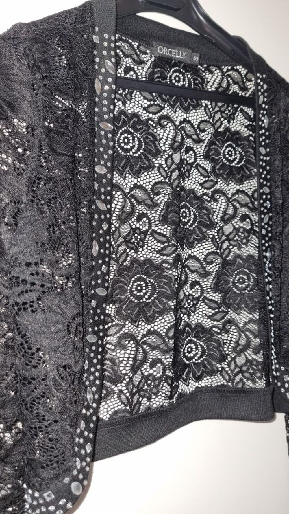 Bol&eacute;ro noir Vêtements