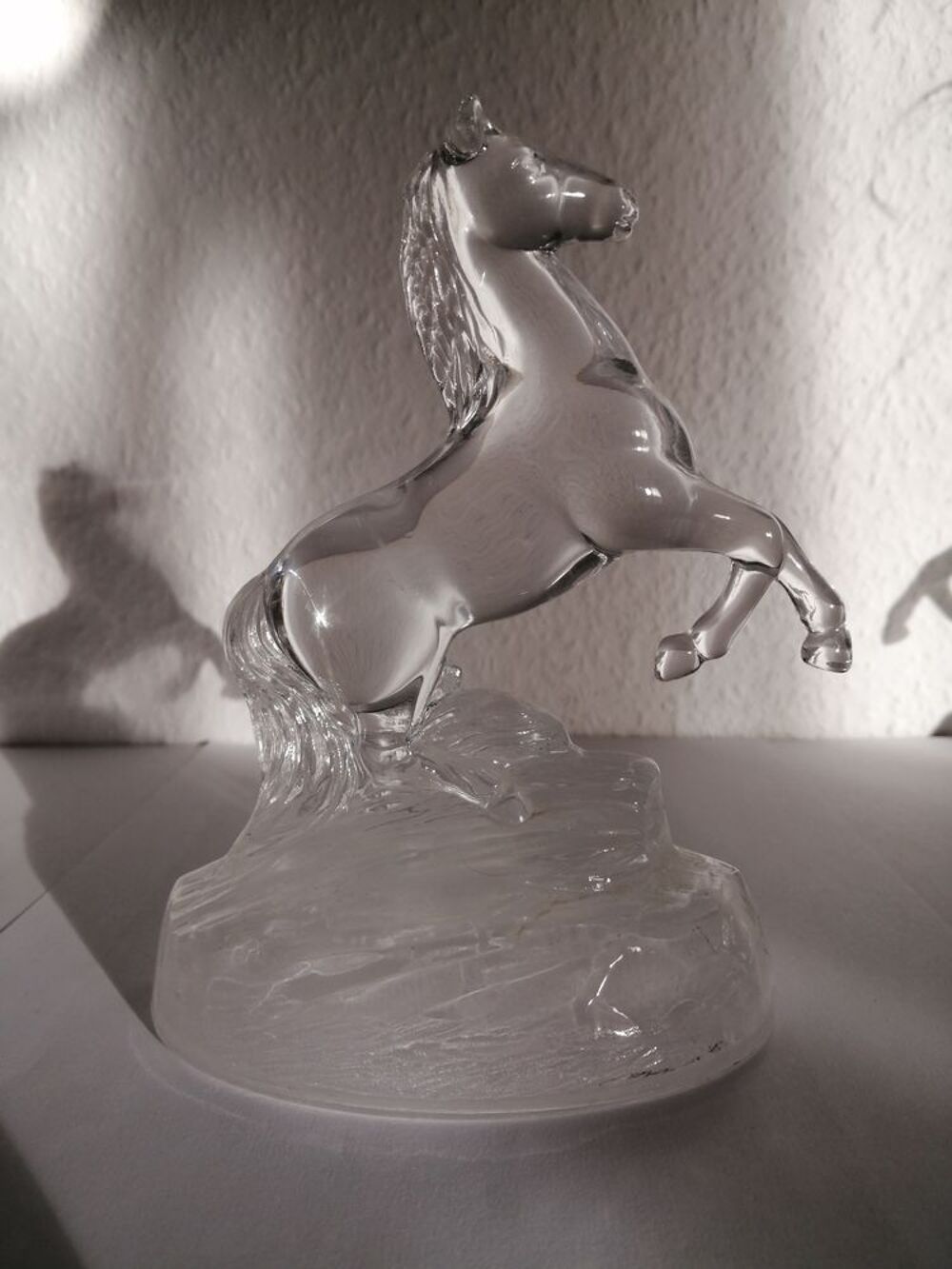 Pi&egrave;ce en cristal d'Arques : Cheval cabr&eacute; Décoration