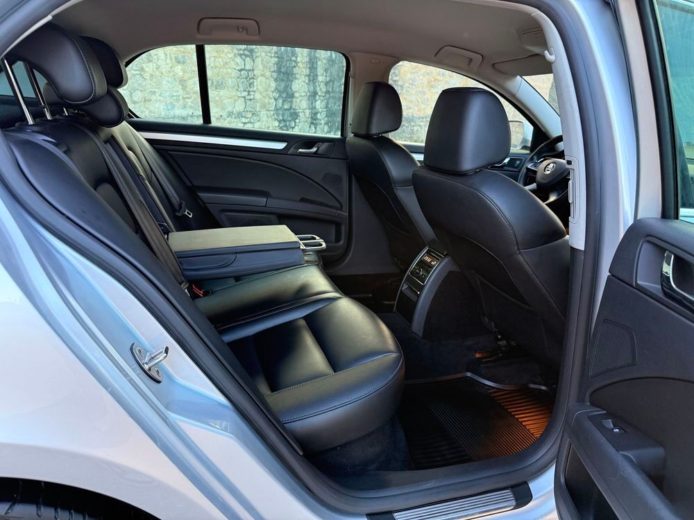 Superb 2.0 TDI 140 FAP Confort DSG 2014 occasion 77380 Combs-la-Ville