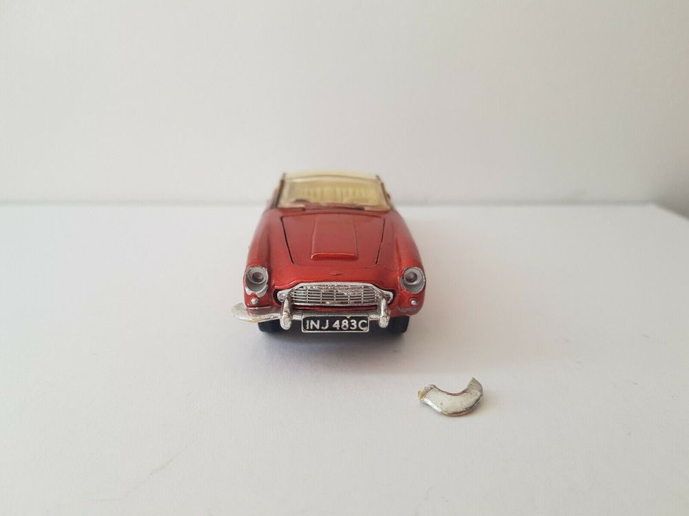 Dinky Toys Aston Martin DB5 N&deg;110 