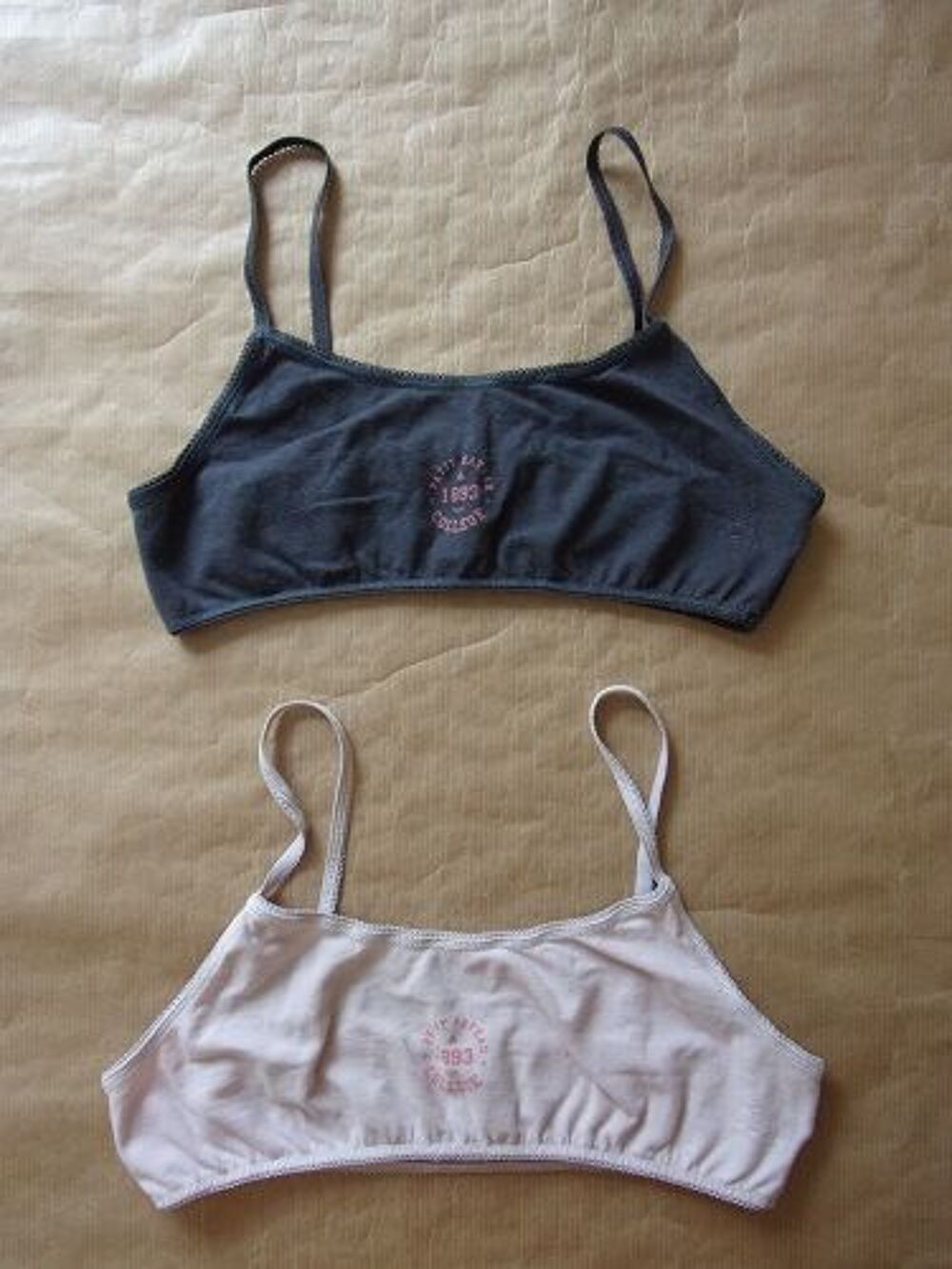 6 brassi&egrave;res en taille 16 ans Vtements enfants