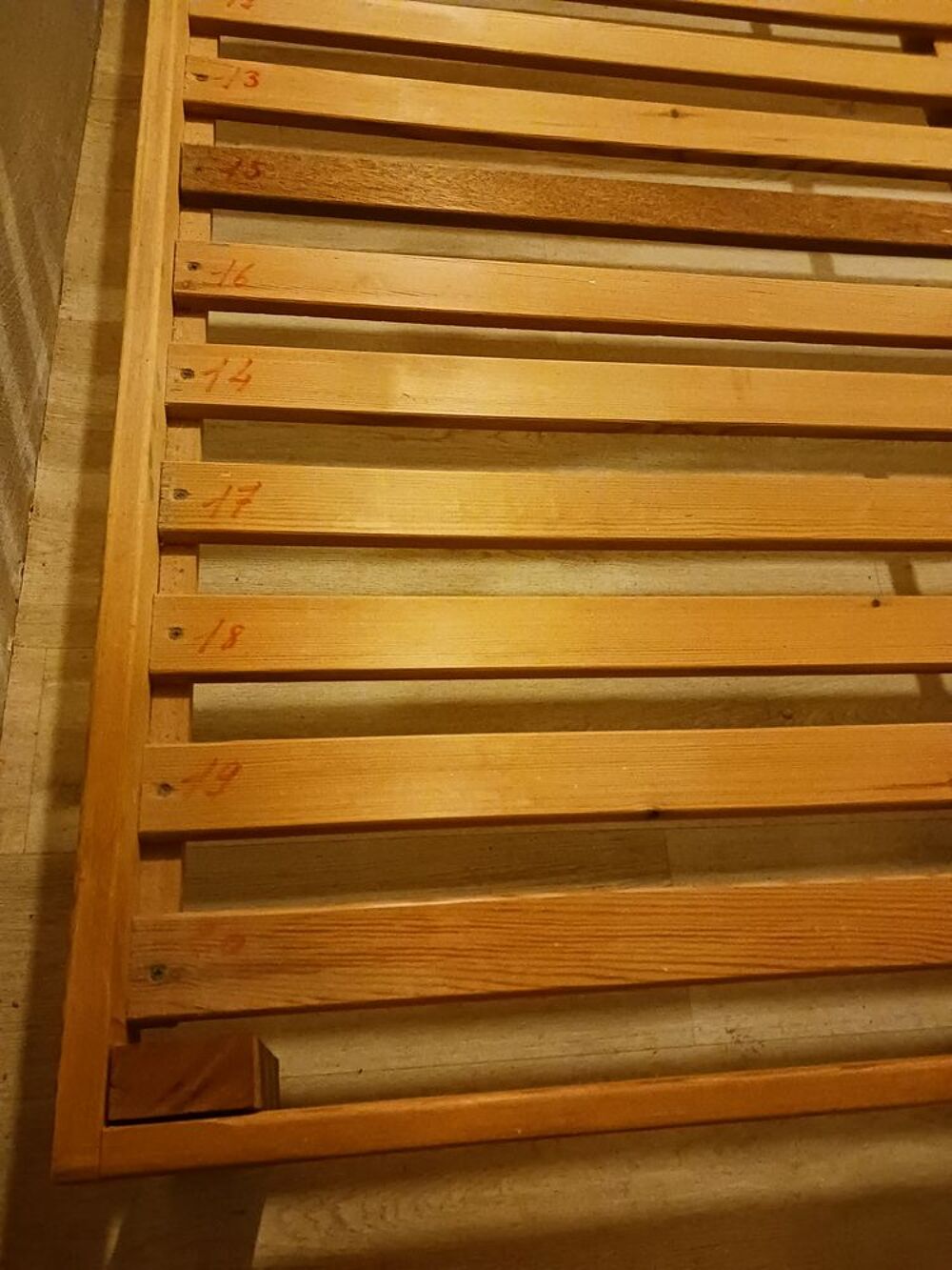 SOMMIER 204x149 cm ET MATELAS Meubles