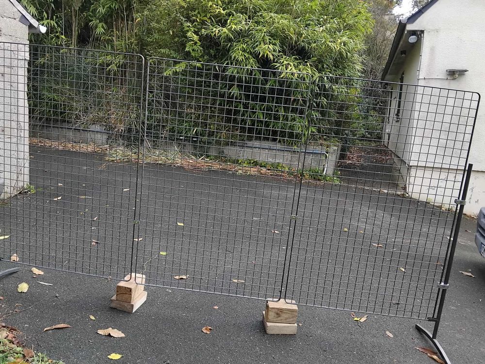 3 Grilles d'exposition artistique 1 m x 1,5 m Meubles