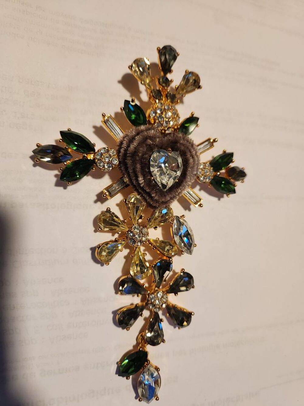 Broche Croix LACROIX GM Strass Crystal Multicolore C?ur Bijoux et montres