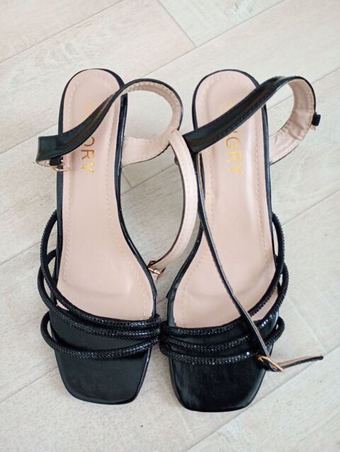 Sandale � talons �t� 15 Paris 17 (75)