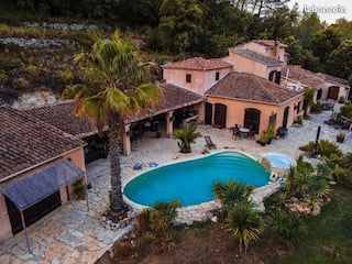 Location Appartement Trans en Provence - Studio meublé  avec terrasse Trans-en-provence