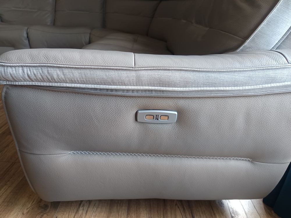 canap&eacute; d angle &eacute;lectrique en cuir couleur gris Meubles