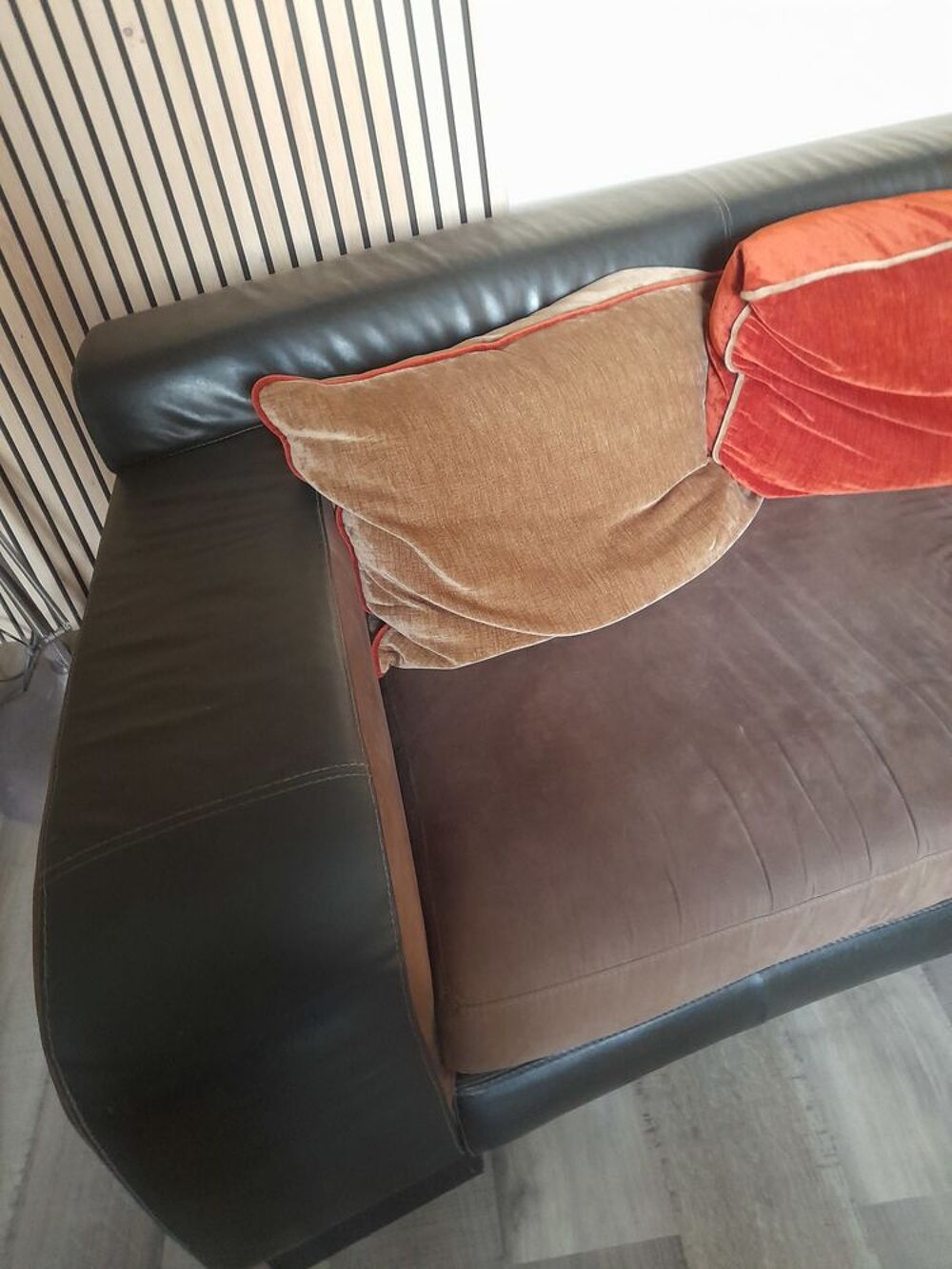 Canap&eacute; cuir et tissu avec pouf orange Meubles