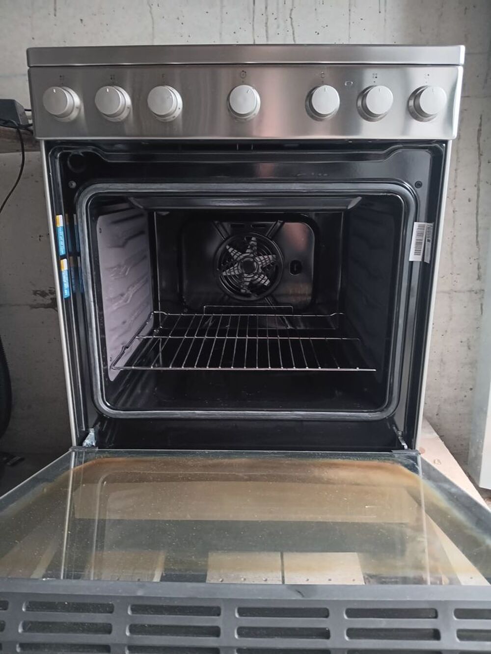 cuisini&egrave;re vitroc&eacute;ramique INDESIT Electroménager