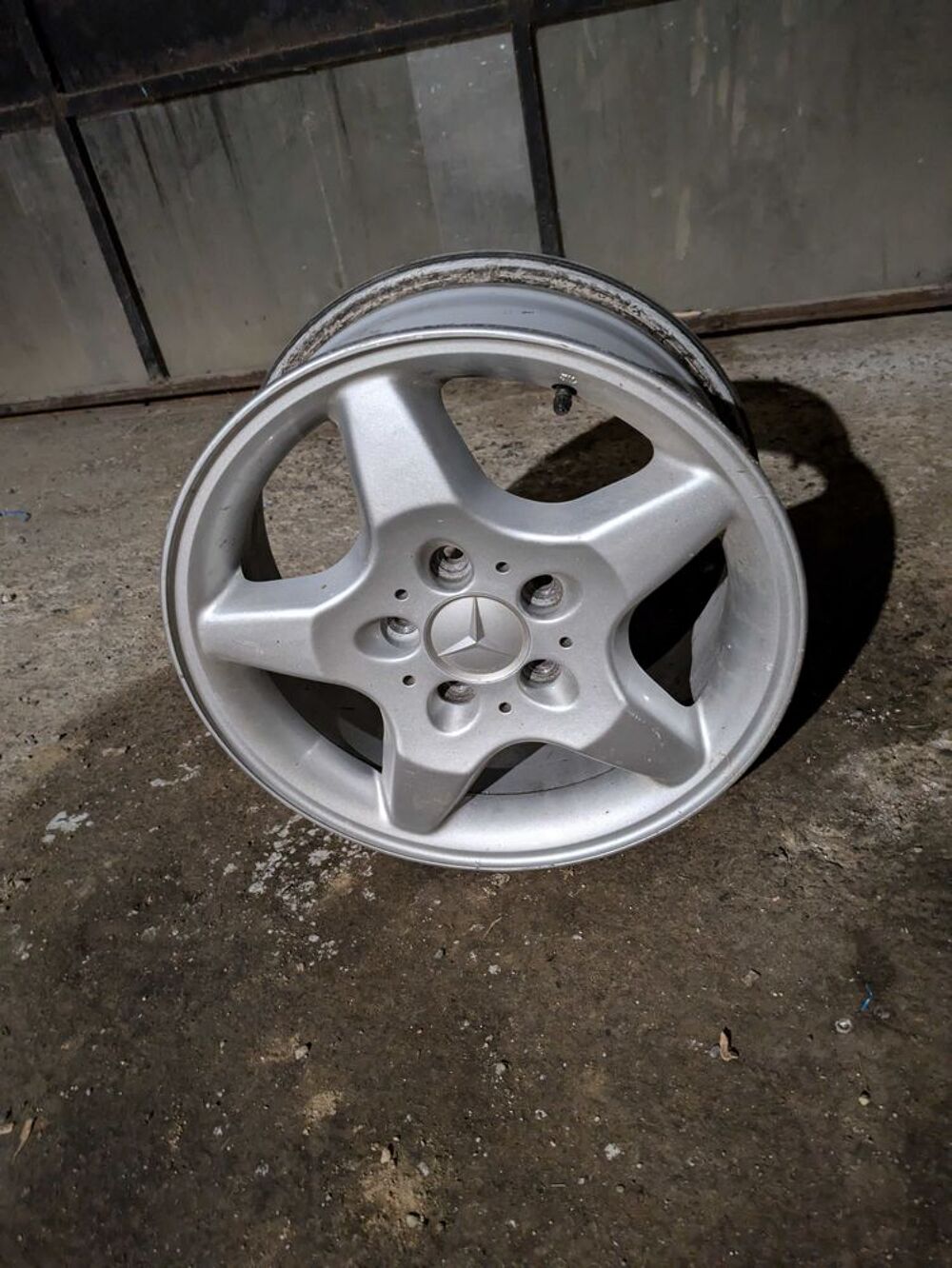 vends4 jantes alu 16 pouce pour Mercedes berline bon etat 