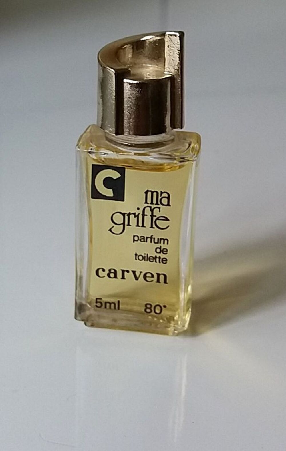 Miniatures de parfum &agrave; 4  