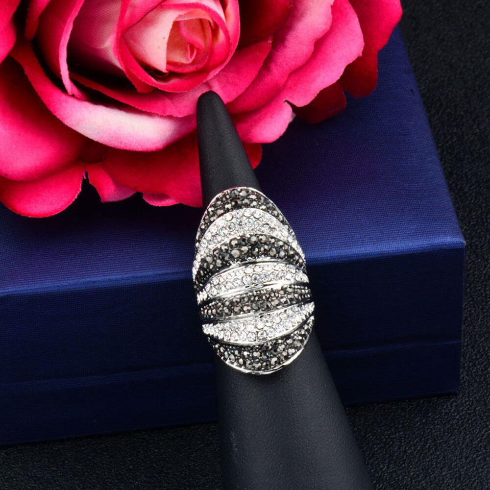 Grosse bague Zirconium noir Bijoux et montres
