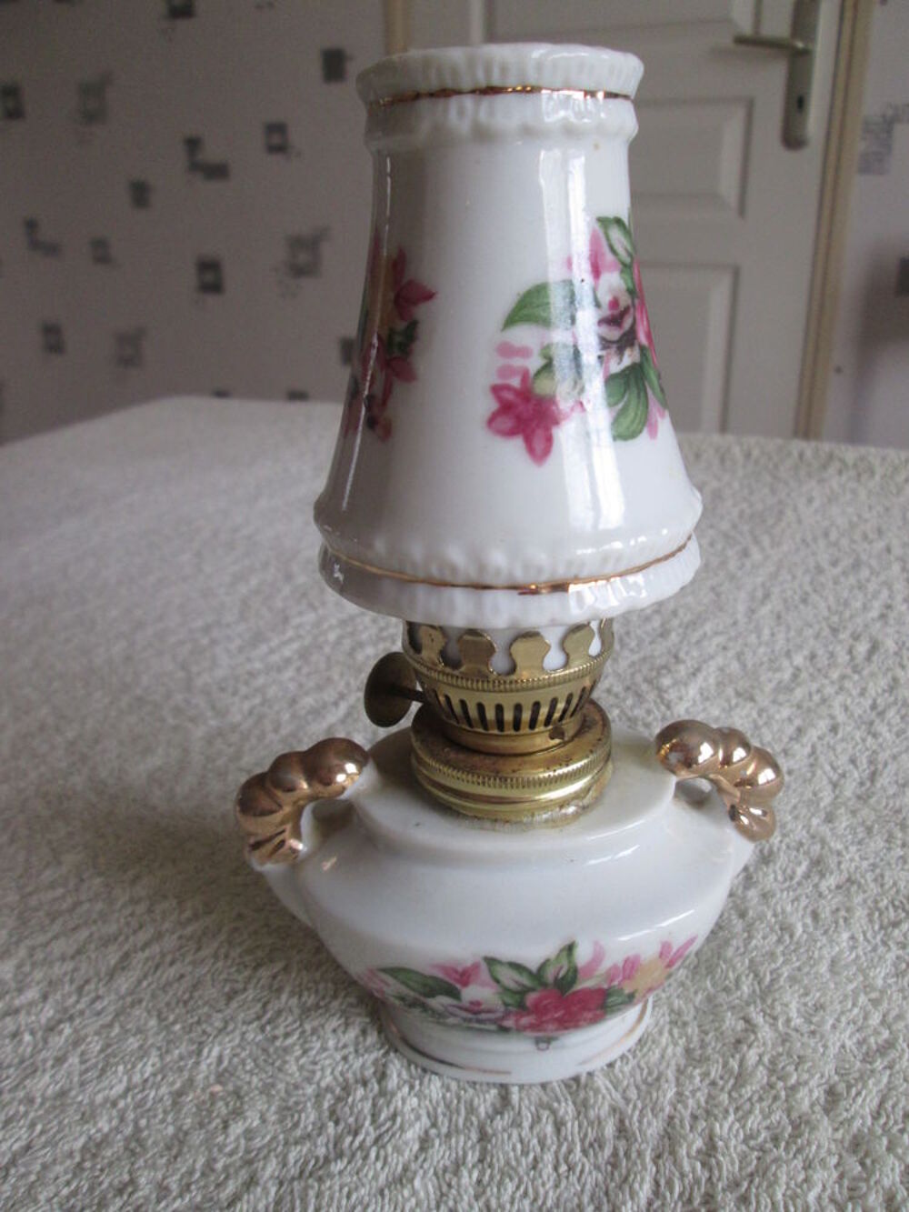 Ancienne lampe &agrave; huile en c&eacute;ramique Décoration