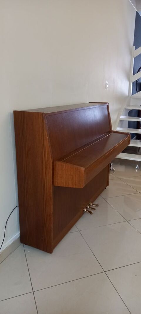 piano marque hellas 1200 Tourcoing (59)