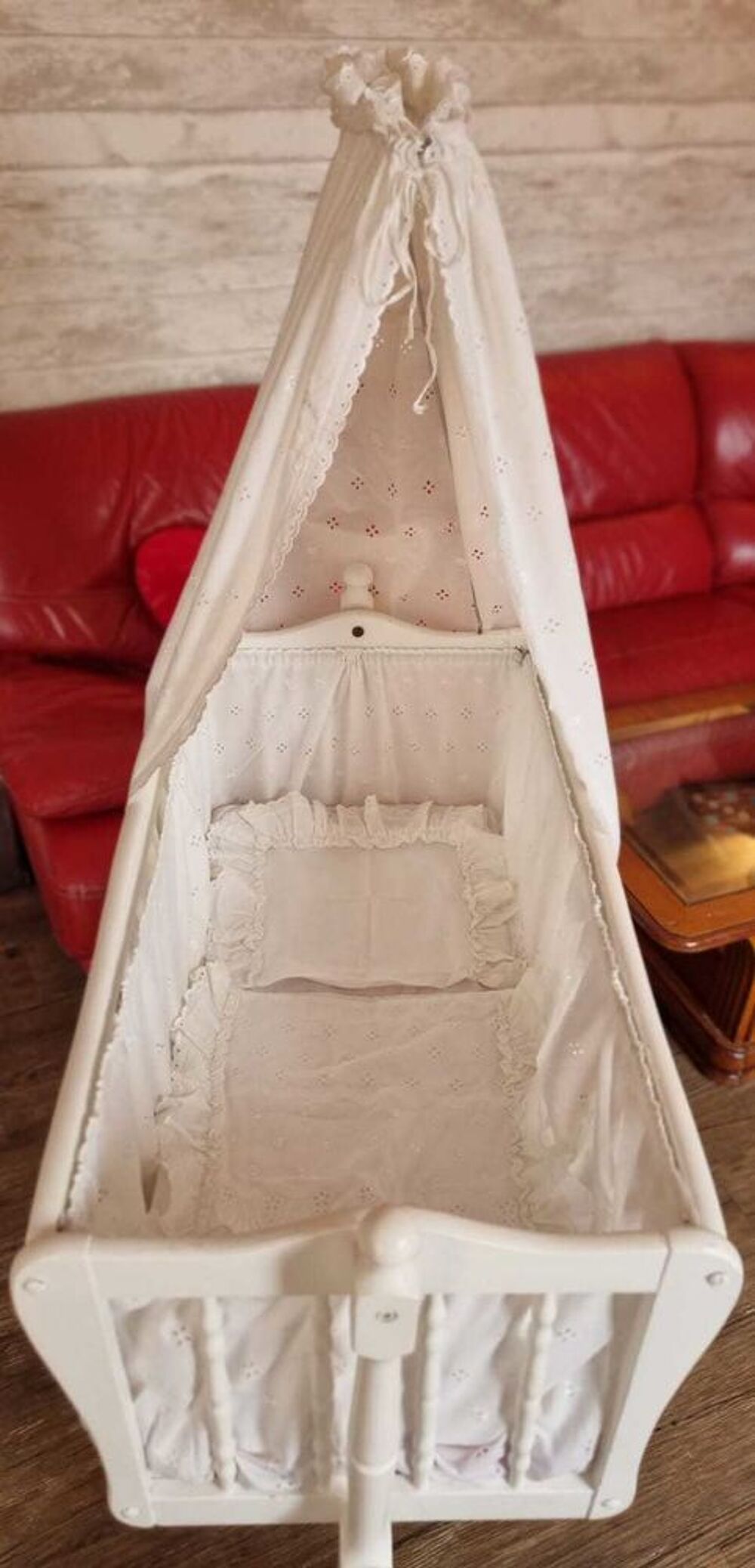 Lit de b&eacute;b&eacute; en bois Mobilier enfants