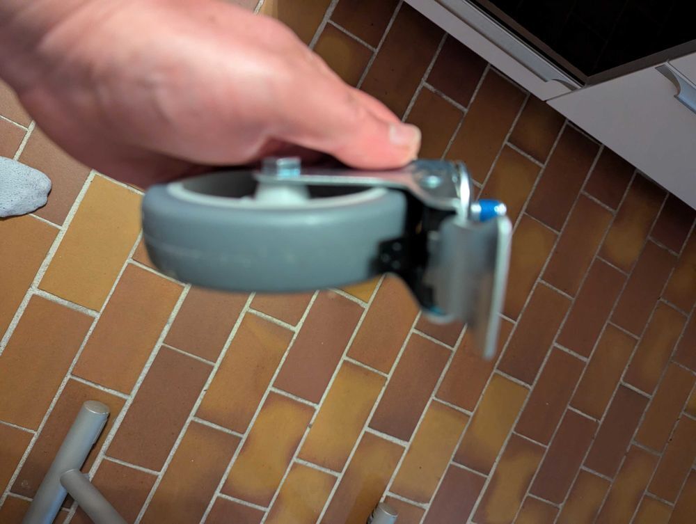 Roue pivotante &agrave; tige filet&eacute;e Bricolage