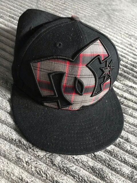casquette DC SHOESCOUSA  Noire carreaux gris / Rose T. 7 1/2 20 Saint-Genis-Laval (69)